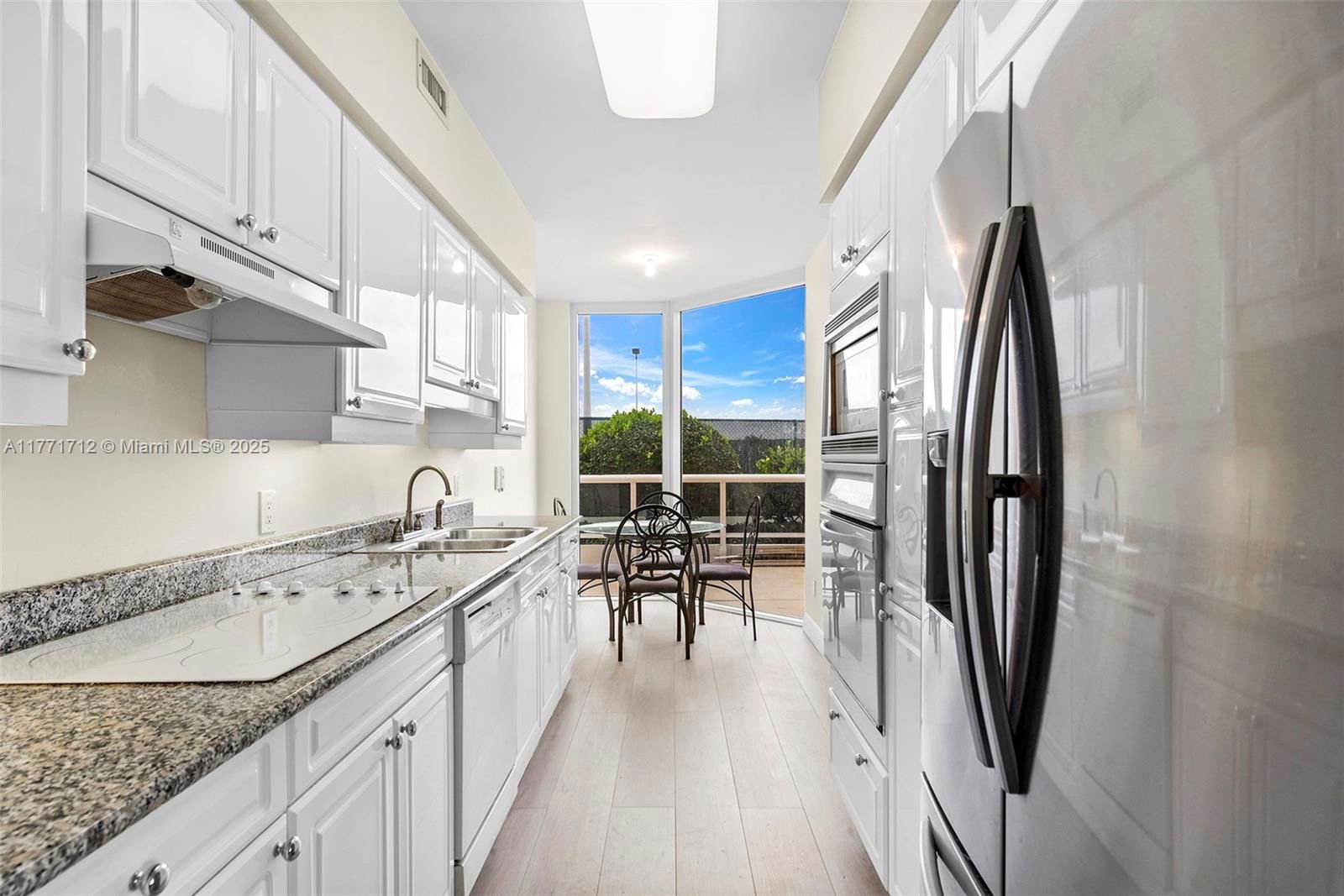 Real estate property located at 4775 Collins Ave #507, Miami-dade, Green Diamond Condo, Miami Beach, FL