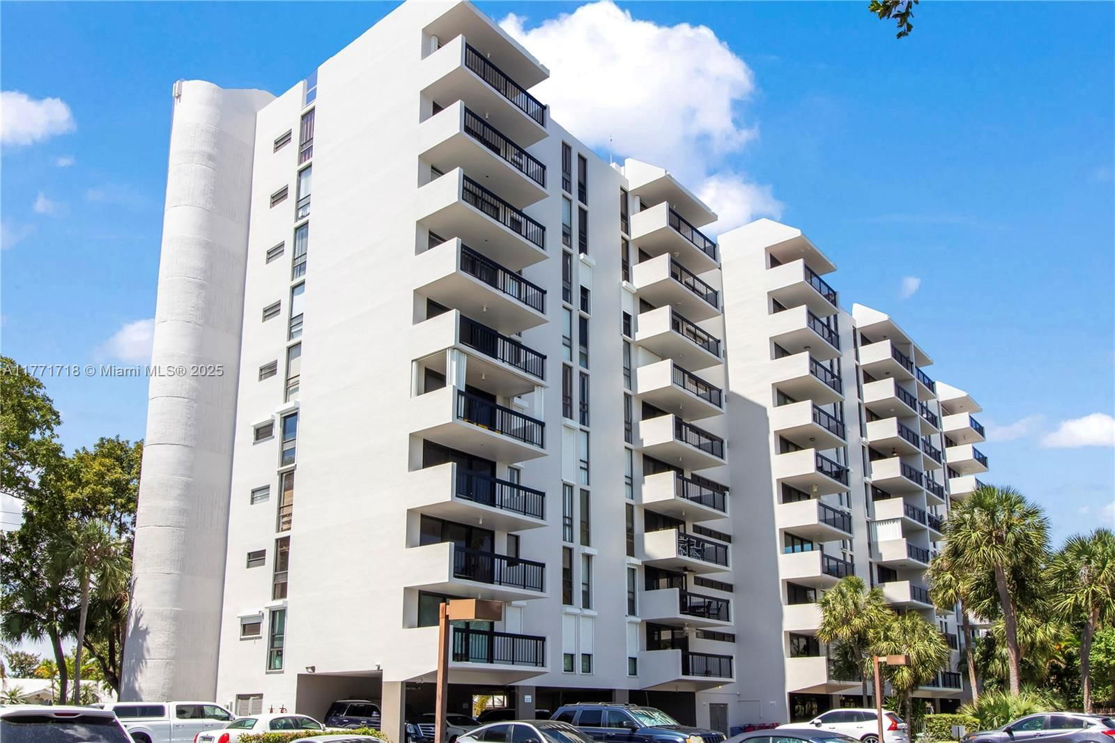 Real estate property located at 4800 Bayview Dr #402, Broward, Coral Towers Condo, Fort Lauderdale, FL