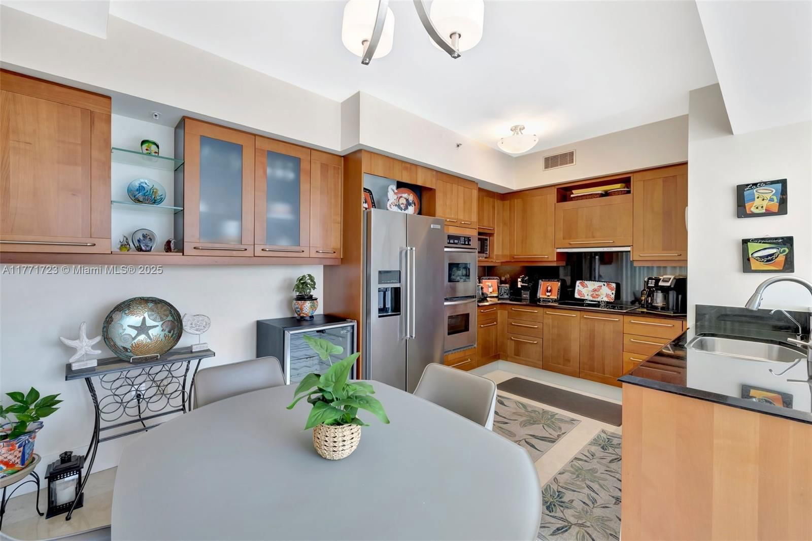 Real estate property located at 333 Las Olas Way #1007, Broward, Las Olas River House Cond, Fort Lauderdale, FL