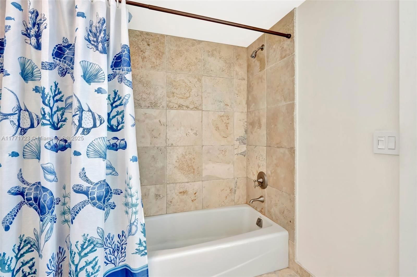 Real estate property located at 333 Las Olas Way #1007, Broward, Las Olas River House Cond, Fort Lauderdale, FL