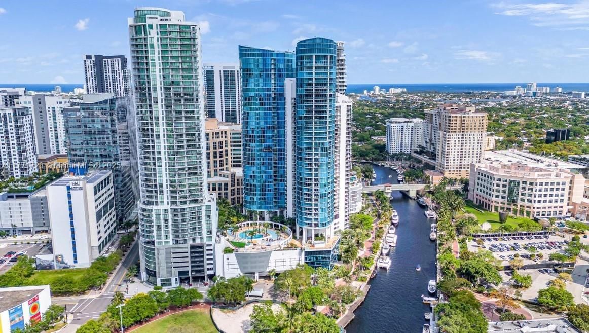 Real estate property located at 333 Las Olas Way #1007, Broward, Las Olas River House Cond, Fort Lauderdale, FL