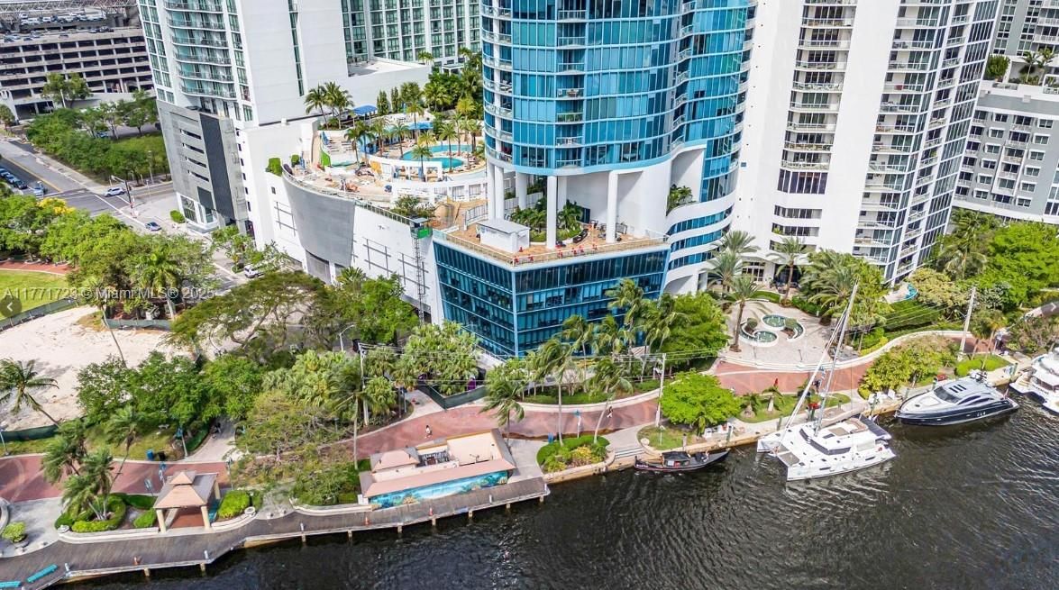 Real estate property located at 333 Las Olas Way #1007, Broward, Las Olas River House Cond, Fort Lauderdale, FL