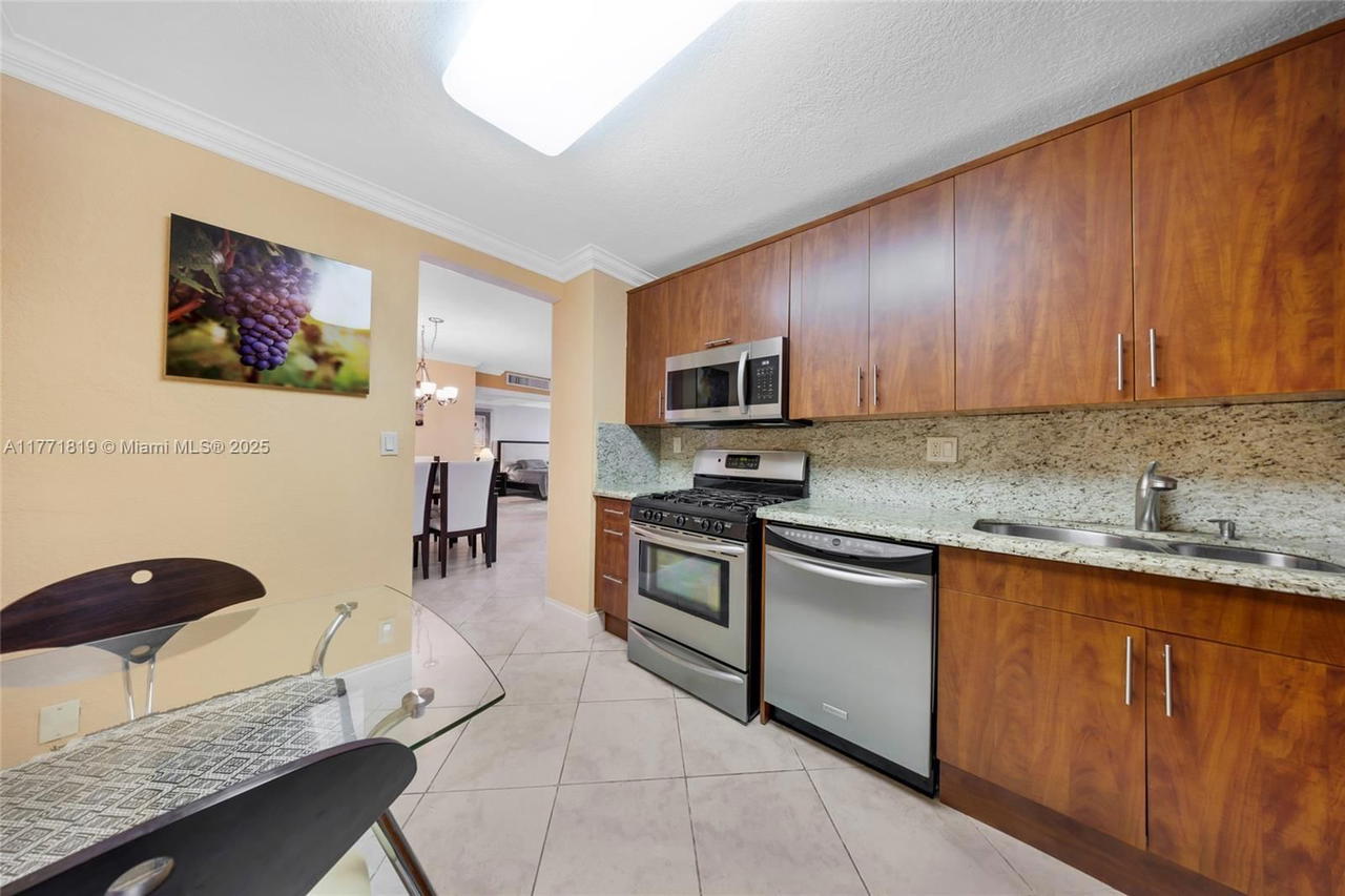 Real estate property located at 2030 Ocean Dr #2009, Broward, Parker Plaza Condo Estate, Hallandale Beach, FL