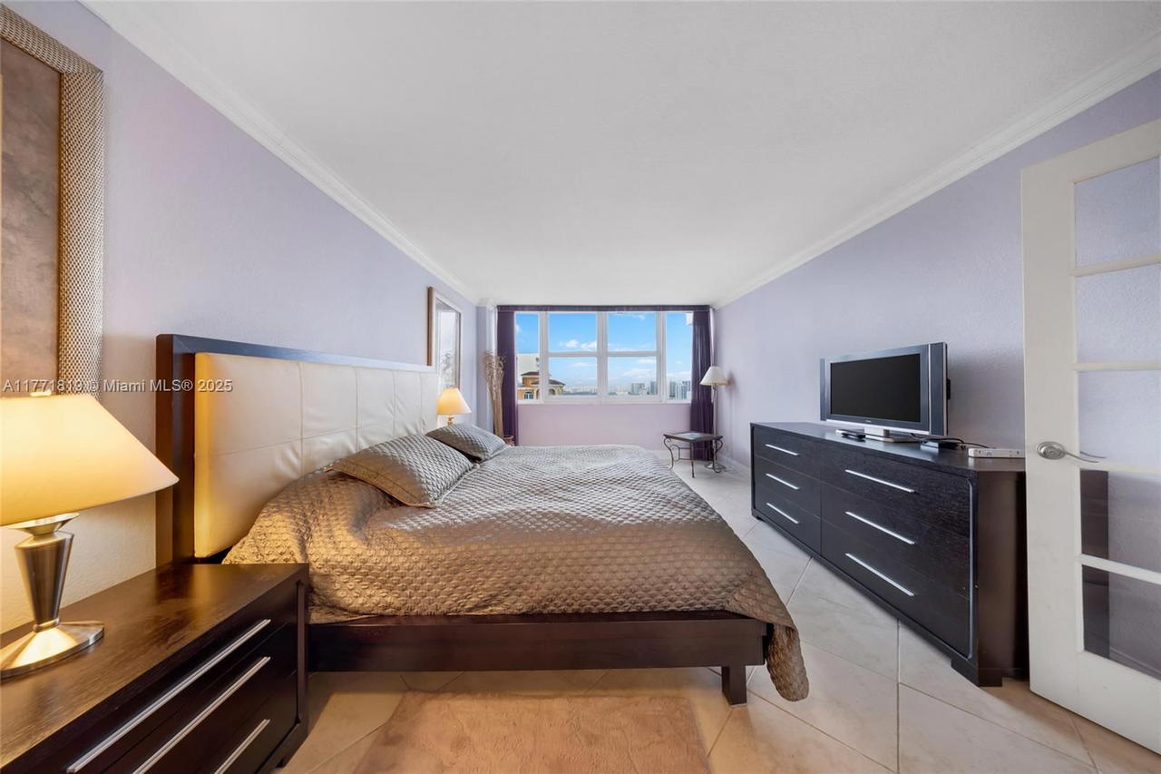 Real estate property located at 2030 Ocean Dr #2009, Broward, Parker Plaza Condo Estate, Hallandale Beach, FL
