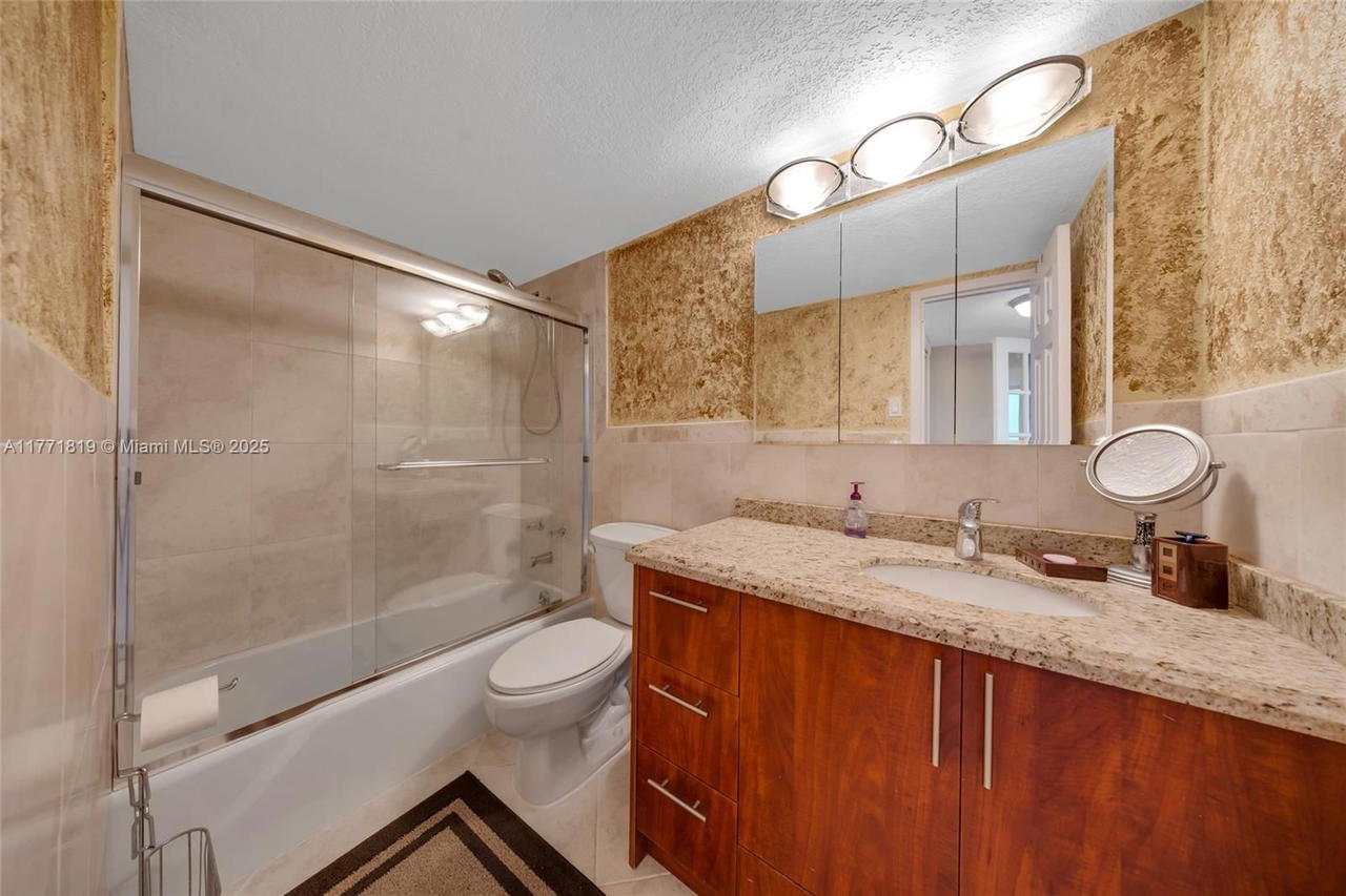 Real estate property located at 2030 Ocean Dr #2009, Broward, Parker Plaza Condo Estate, Hallandale Beach, FL