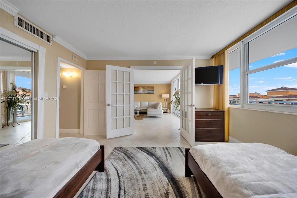 Real estate property located at 2030 Ocean Dr #2009, Broward, Parker Plaza Condo Estate, Hallandale Beach, FL