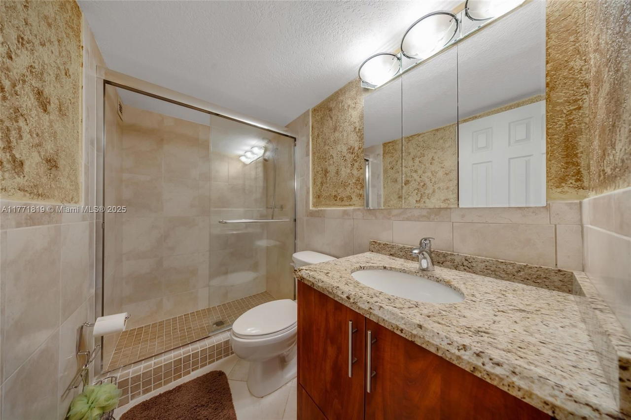 Real estate property located at 2030 Ocean Dr #2009, Broward, Parker Plaza Condo Estate, Hallandale Beach, FL