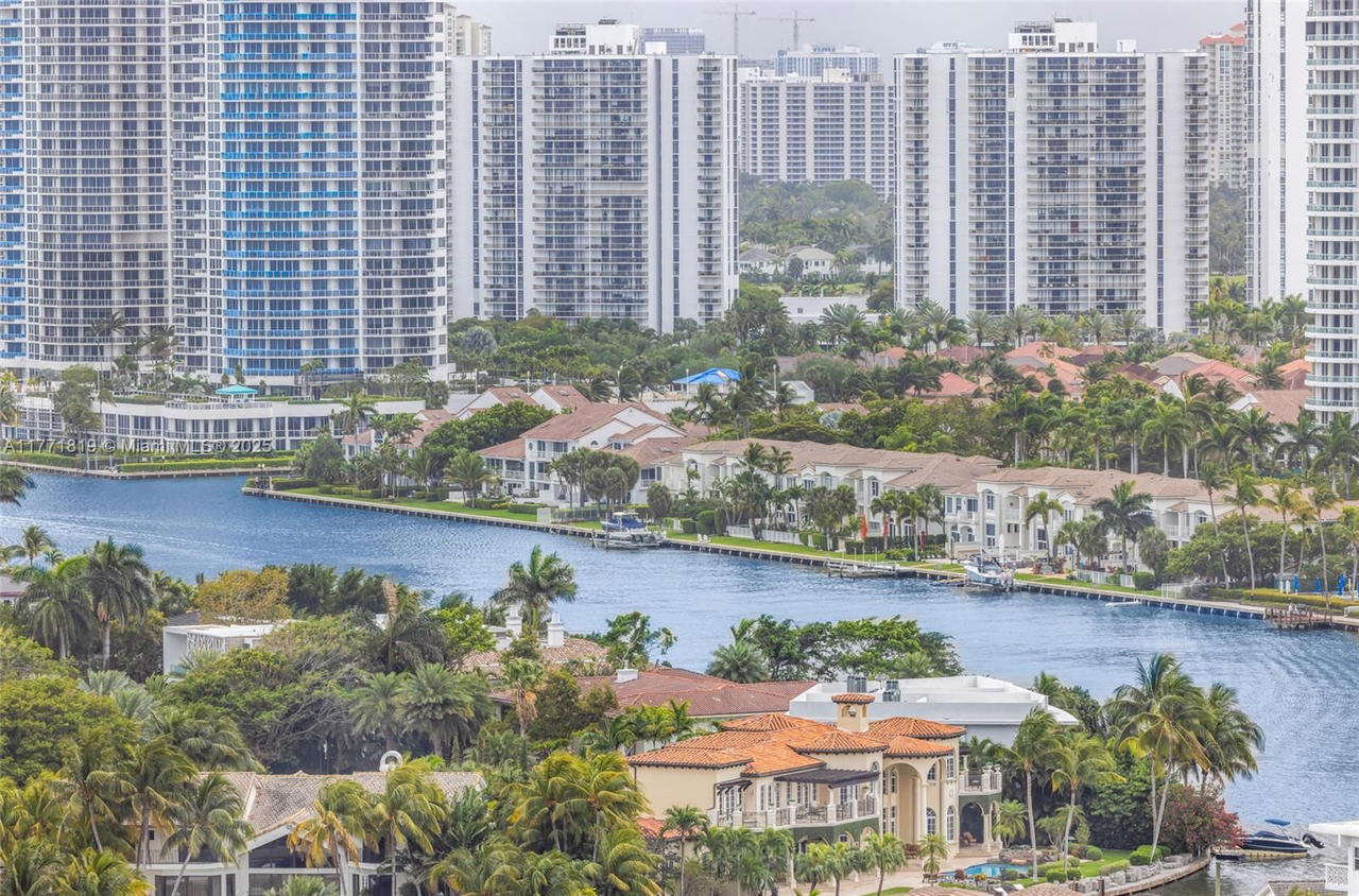 Real estate property located at 2030 Ocean Dr #2009, Broward, Parker Plaza Condo Estate, Hallandale Beach, FL