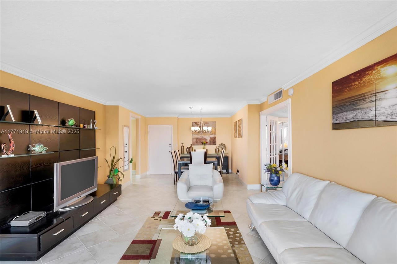 Real estate property located at 2030 Ocean Dr #2009, Broward, Parker Plaza Condo Estate, Hallandale Beach, FL