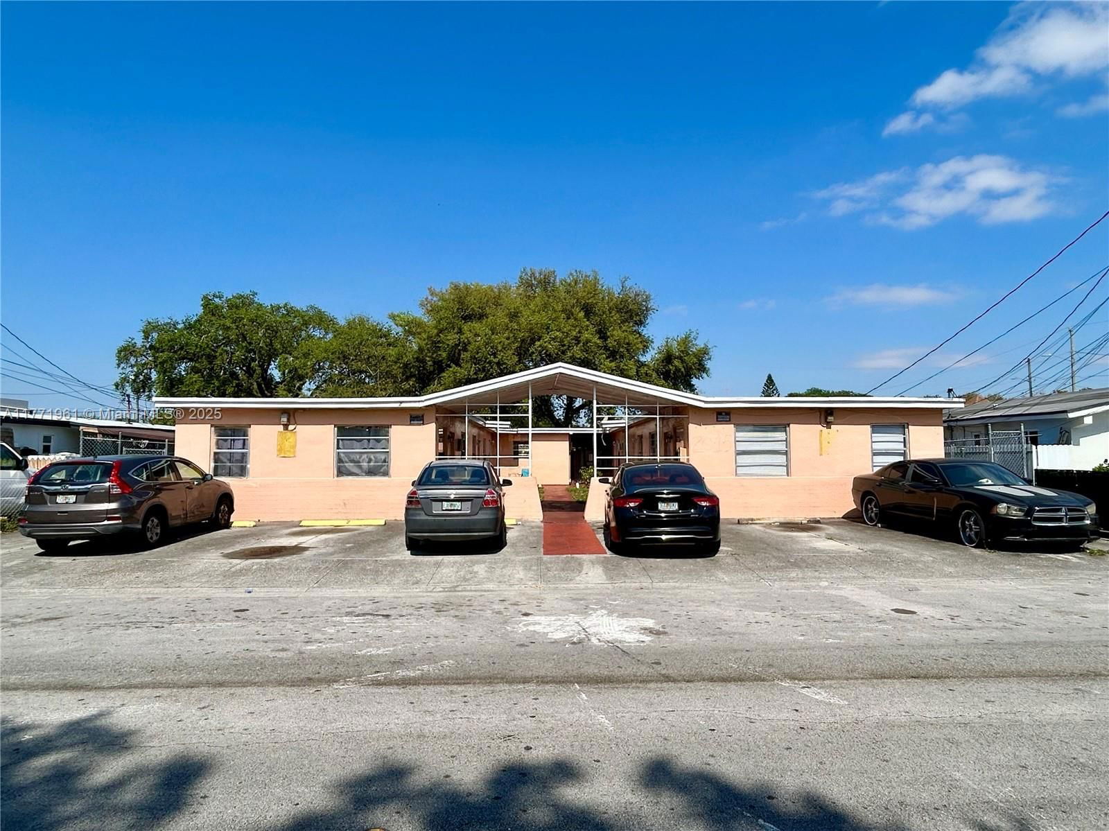 Real estate property located at 2013 Washington Ave, Miami-dade, Magnolia Sub, Opa-Locka, FL