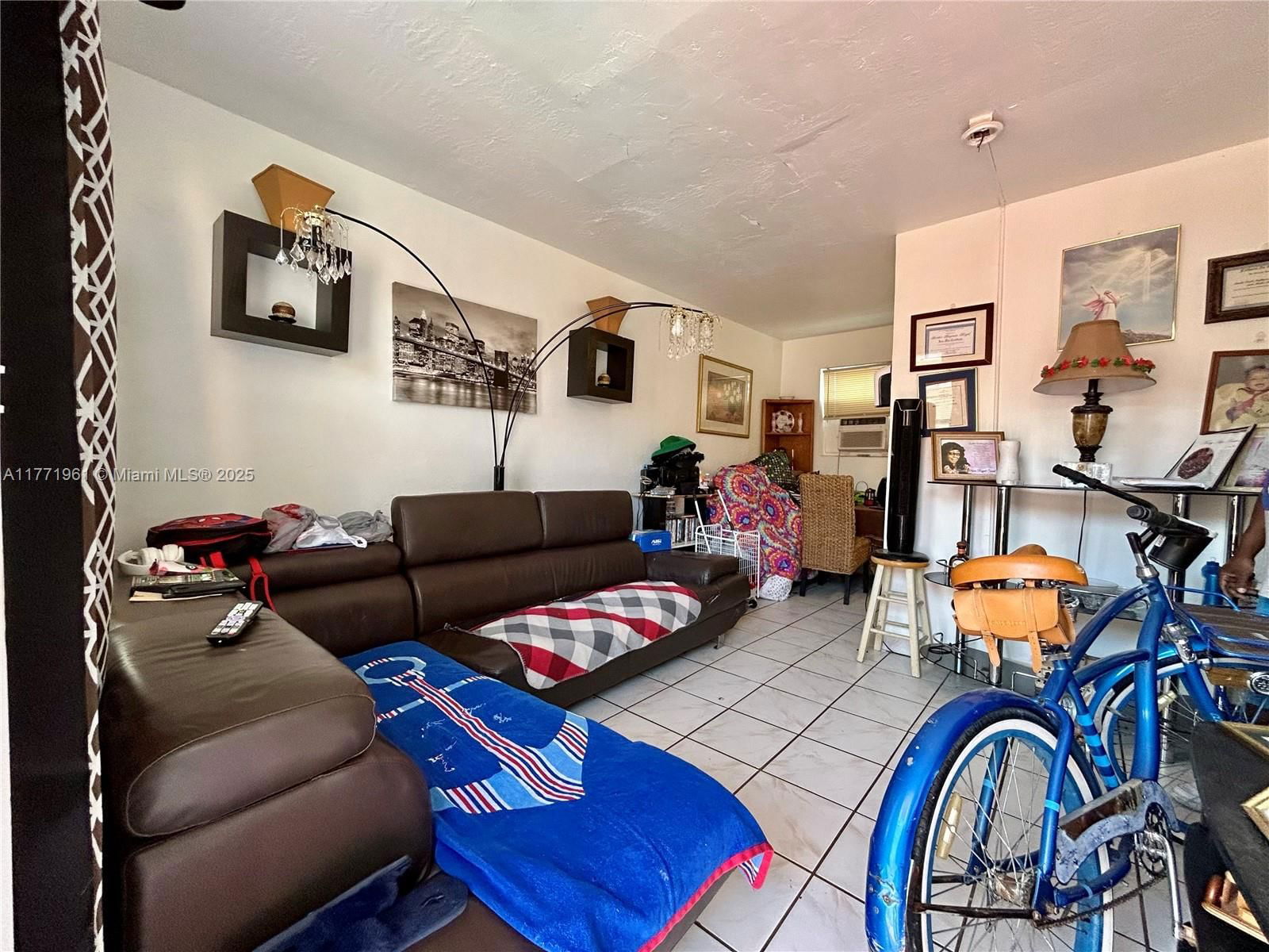 Real estate property located at 2013 Washington Ave, Miami-dade, Magnolia Sub, Opa-Locka, FL