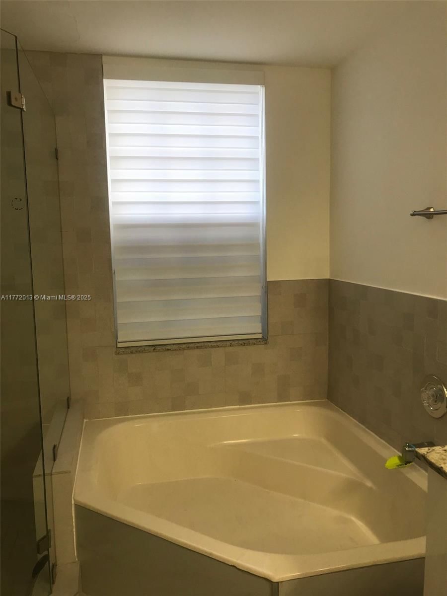 Real estate property located at 14621 Balgowan Rd #102-3, Miami-dade, Regatta Pointe Condo No T, Miami Lakes, FL