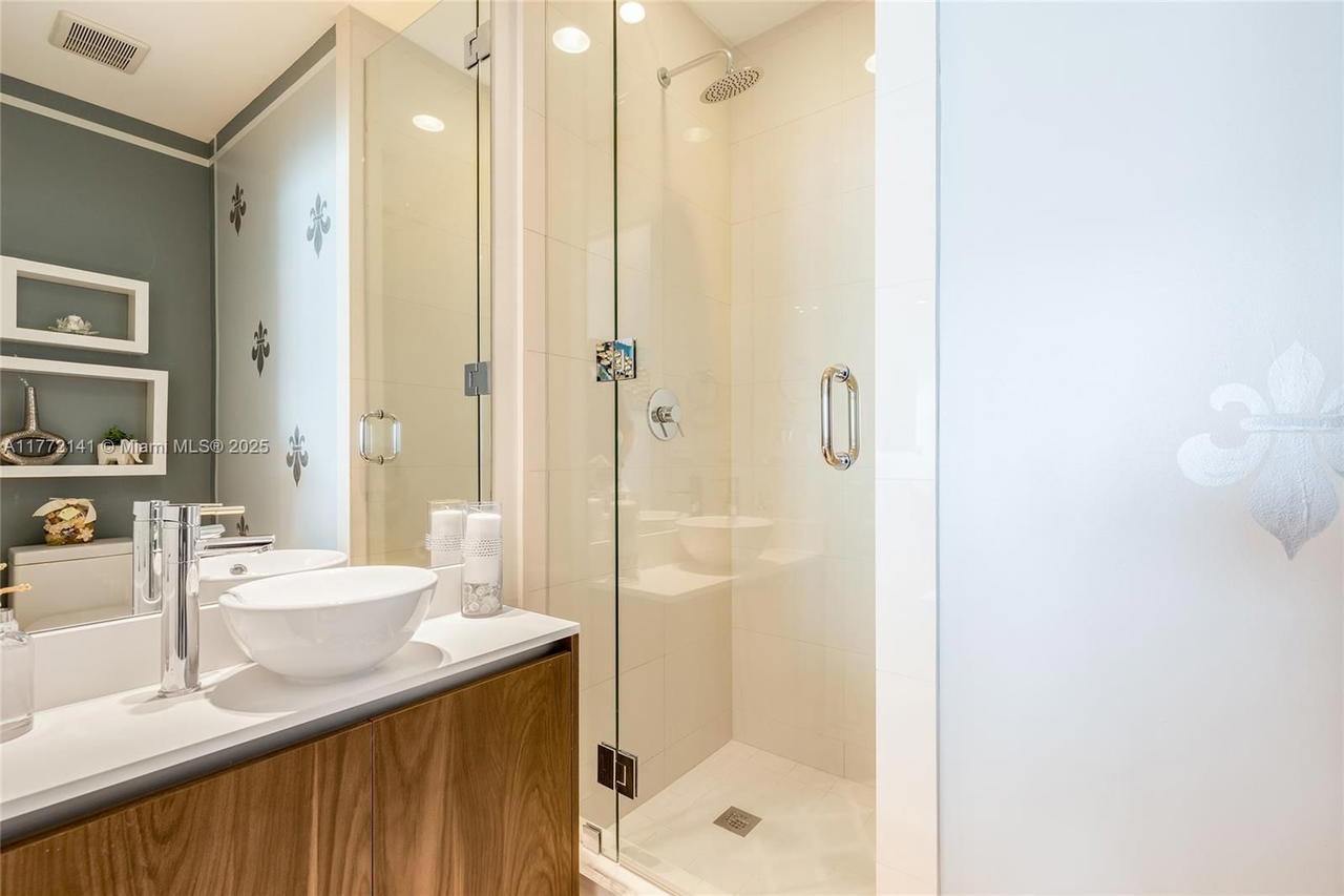 Real estate property located at 480 31 Street #3104, Miami-dade, Gran Paraiso, Miami, FL