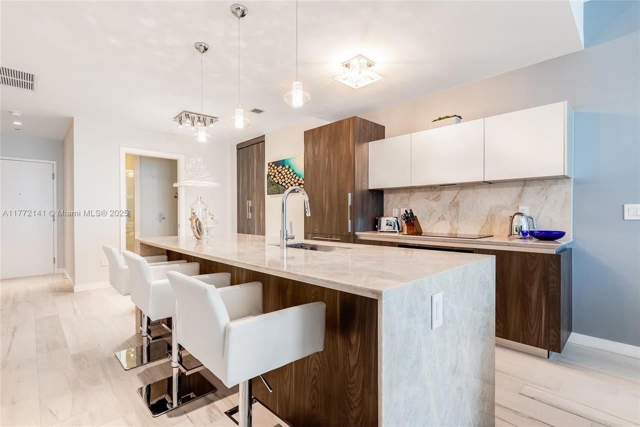 Real estate property located at 480 31 Street #3104, Miami-dade, Gran Paraiso, Miami, FL