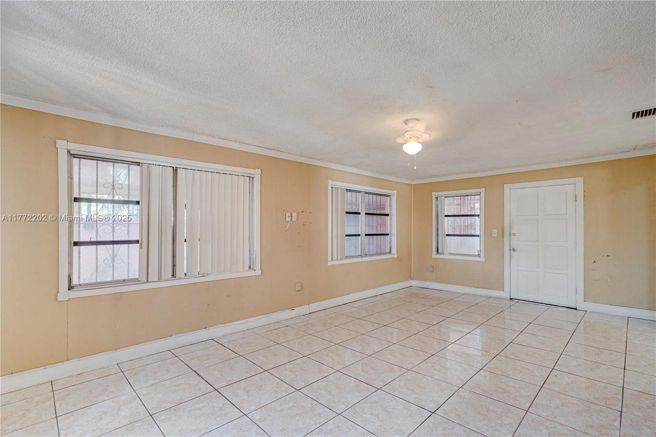 Real estate property located at 390 44th St, Miami-dade, Sub Of Pb 7-113, Hialeah, FL