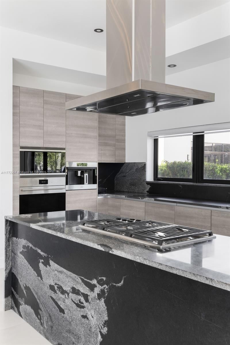 Real estate property located at 16649 Botaniko Dr N, Broward, Weston Estates, Weston, FL