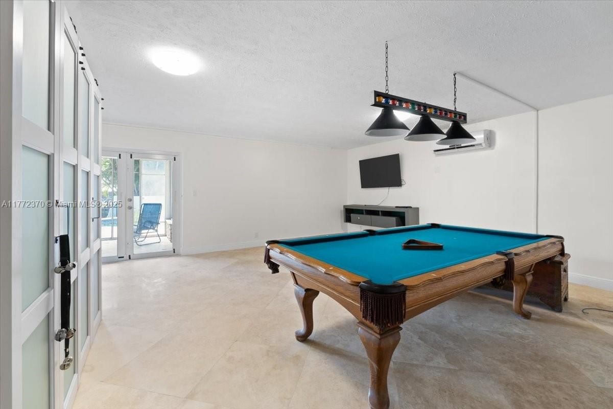 Real estate property located at 2519 30th Ave, Broward, Riverland Manors, Fort Lauderdale, FL