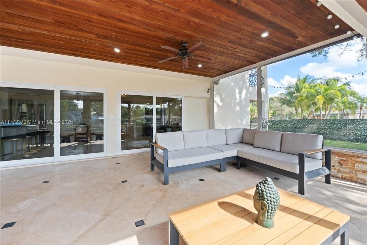 Real estate property located at 2519 30th Ave, Broward, Riverland Manors, Fort Lauderdale, FL