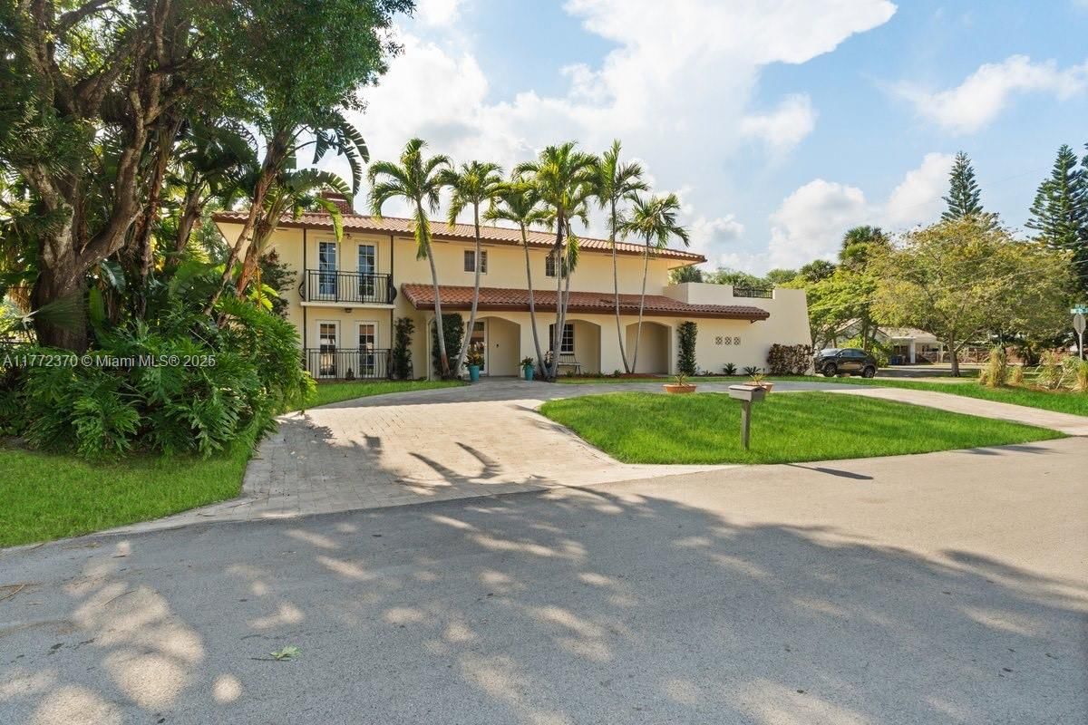 Real estate property located at 2519 30th Ave, Broward, Riverland Manors, Fort Lauderdale, FL