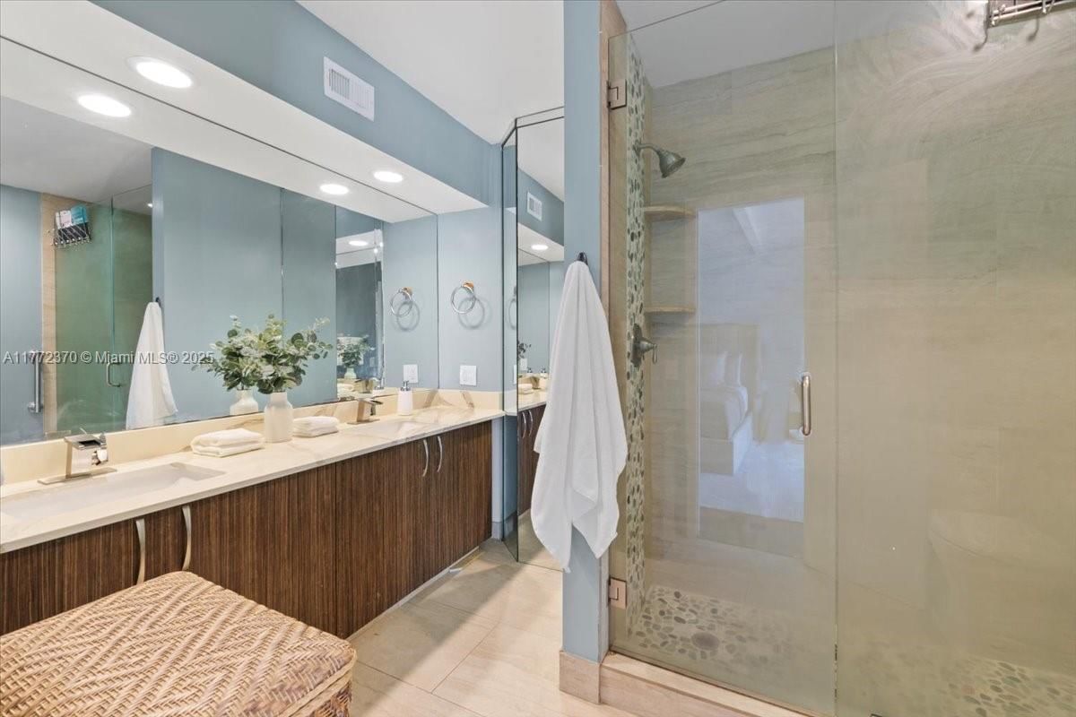 Real estate property located at 2519 30th Ave, Broward, Riverland Manors, Fort Lauderdale, FL