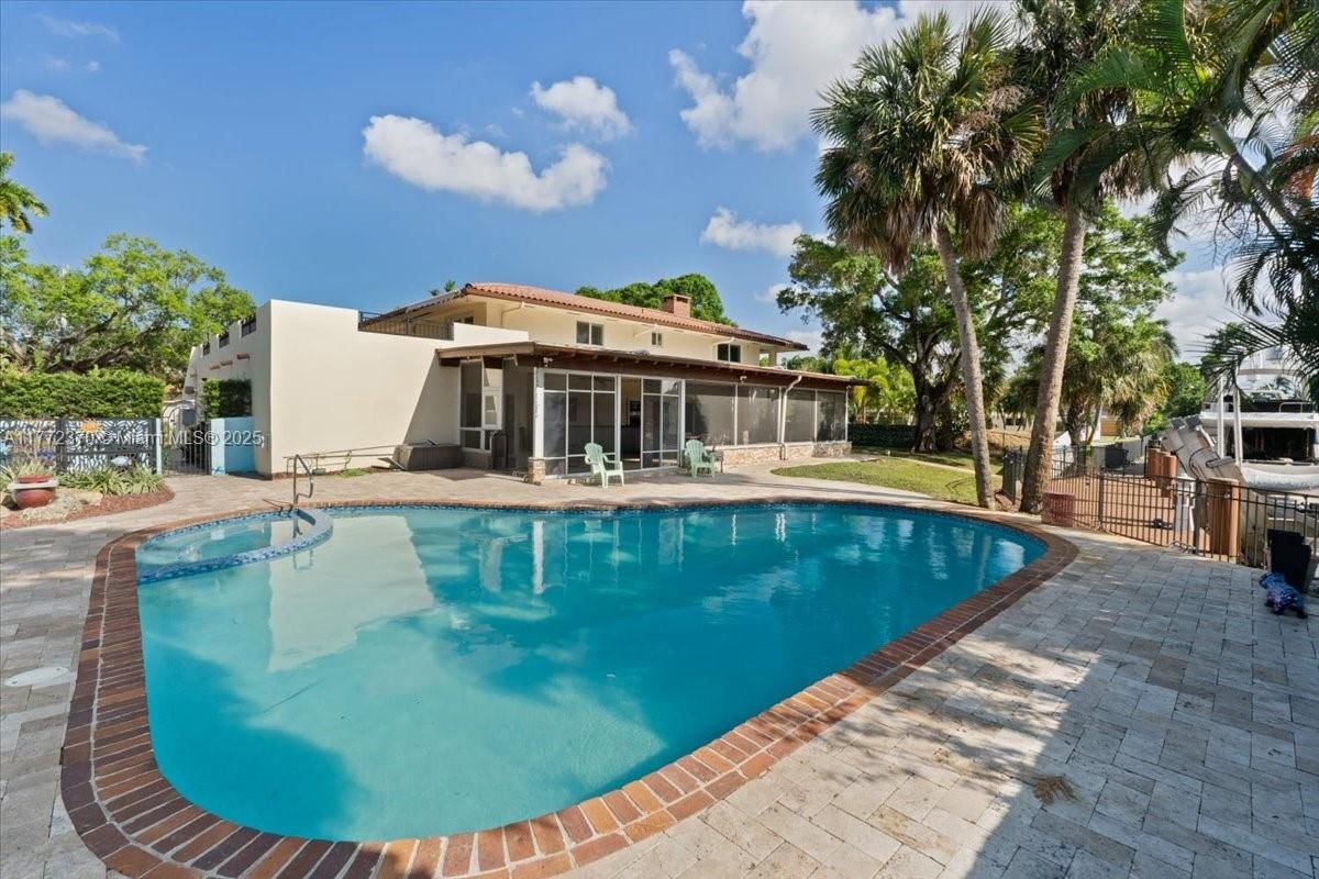 Real estate property located at 2519 30th Ave, Broward, Riverland Manors, Fort Lauderdale, FL
