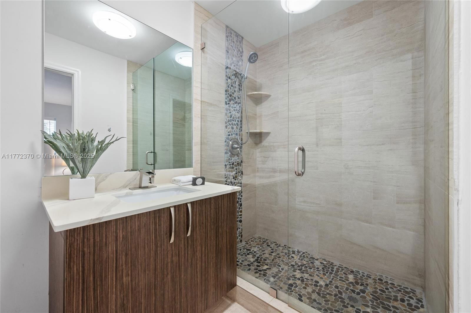 Real estate property located at 2519 30th Ave, Broward, Riverland Manors, Fort Lauderdale, FL