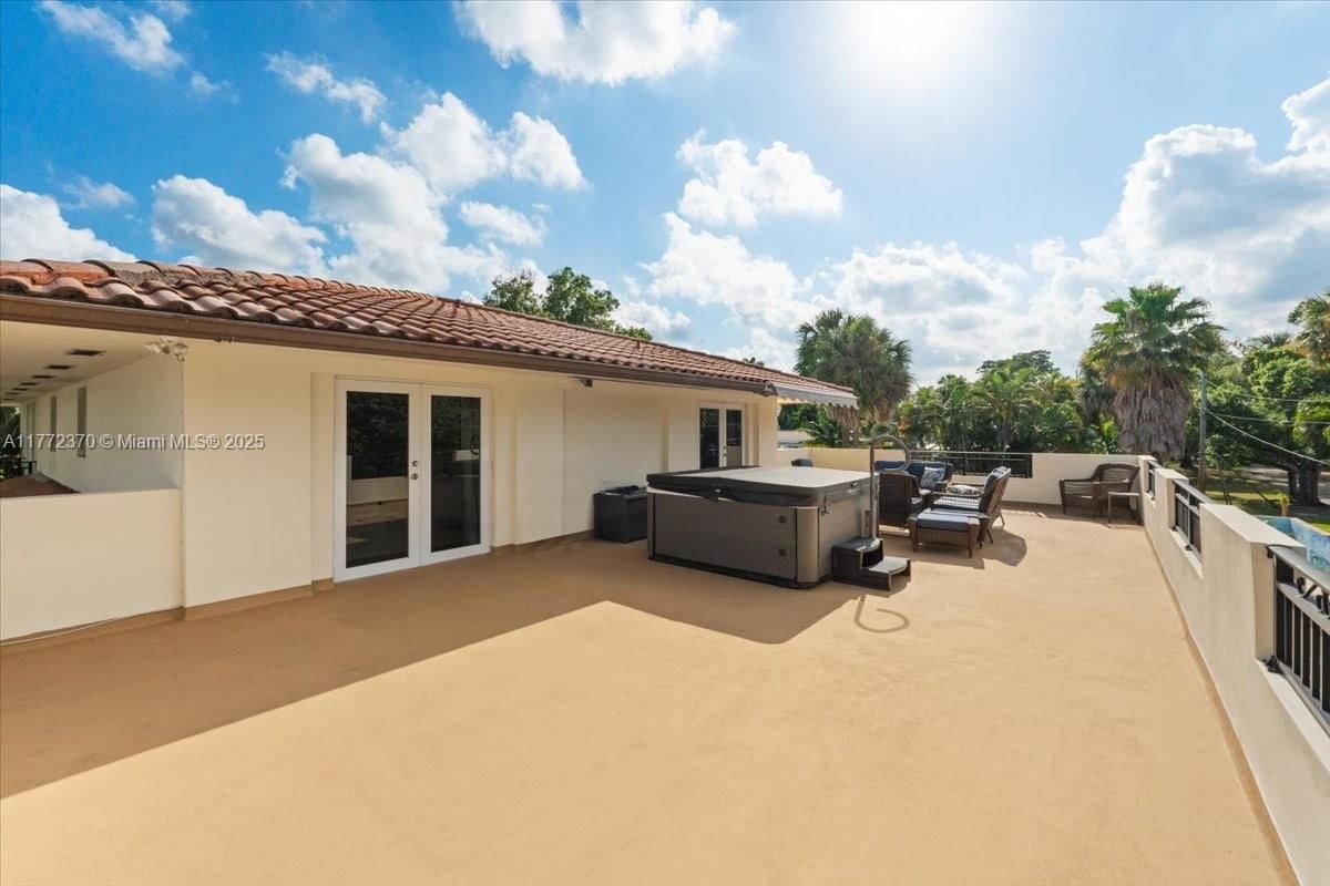 Real estate property located at 2519 30th Ave, Broward, Riverland Manors, Fort Lauderdale, FL