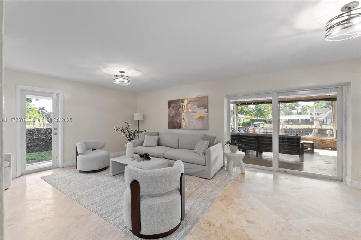 Real estate property located at 2519 30th Ave, Broward, Riverland Manors, Fort Lauderdale, FL