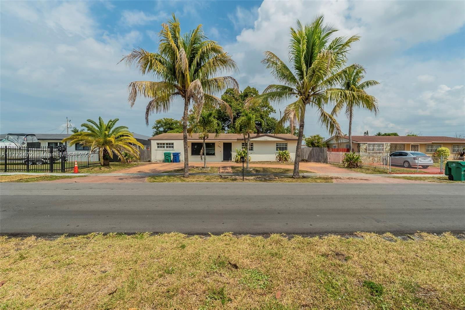Real estate property located at 5001 172nd Ter, Miami-dade, Carol City 5th Addn, Miami Gardens, FL