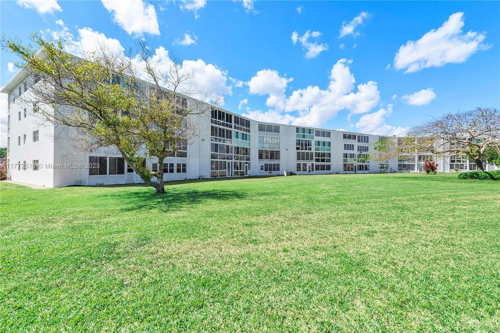 Real estate property located at 1069 Lyndhurst N #1069, Broward, Lyndhurst N Condo, Deerfield Beach, FL