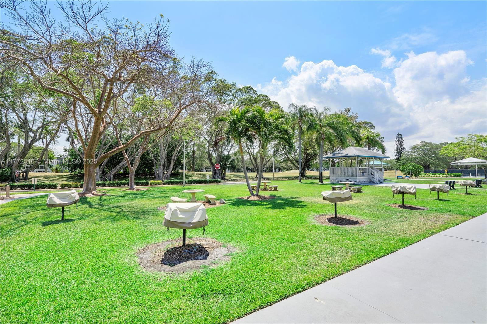 Real estate property located at 1069 Lyndhurst N #1069, Broward, Lyndhurst N Condo, Deerfield Beach, FL