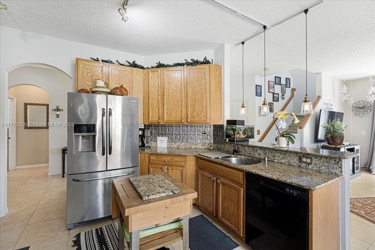 Real estate property located at 3745 Woodfield Ct, Broward, Banyan Trails, Coconut Creek, FL
