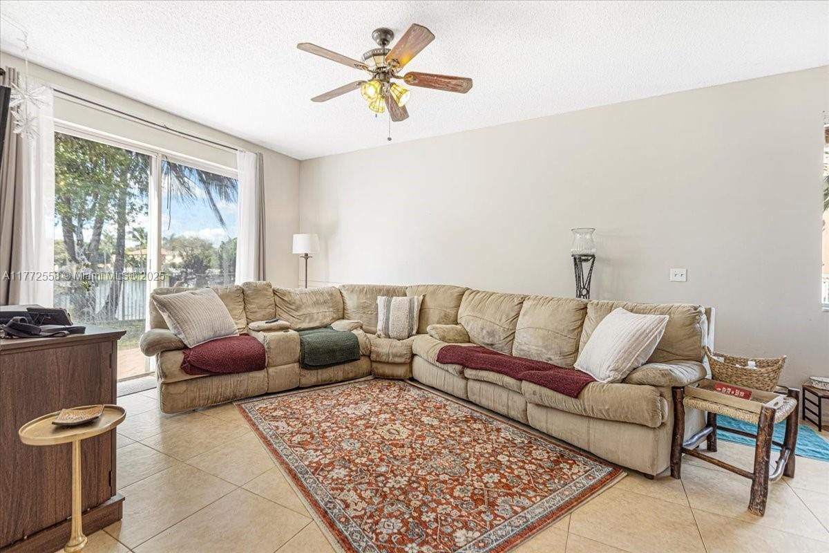 Real estate property located at 3745 Woodfield Ct, Broward, Banyan Trails, Coconut Creek, FL