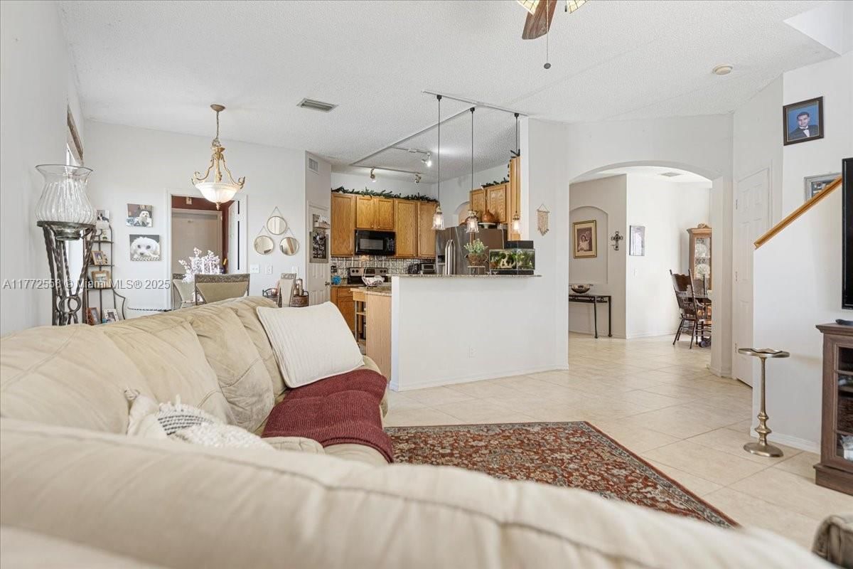 Real estate property located at 3745 Woodfield Ct, Broward, Banyan Trails, Coconut Creek, FL