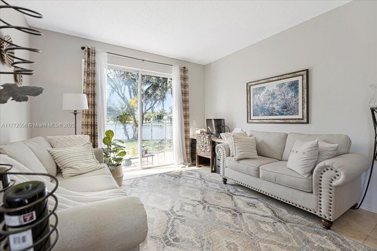 Real estate property located at 3745 Woodfield Ct, Broward, Banyan Trails, Coconut Creek, FL
