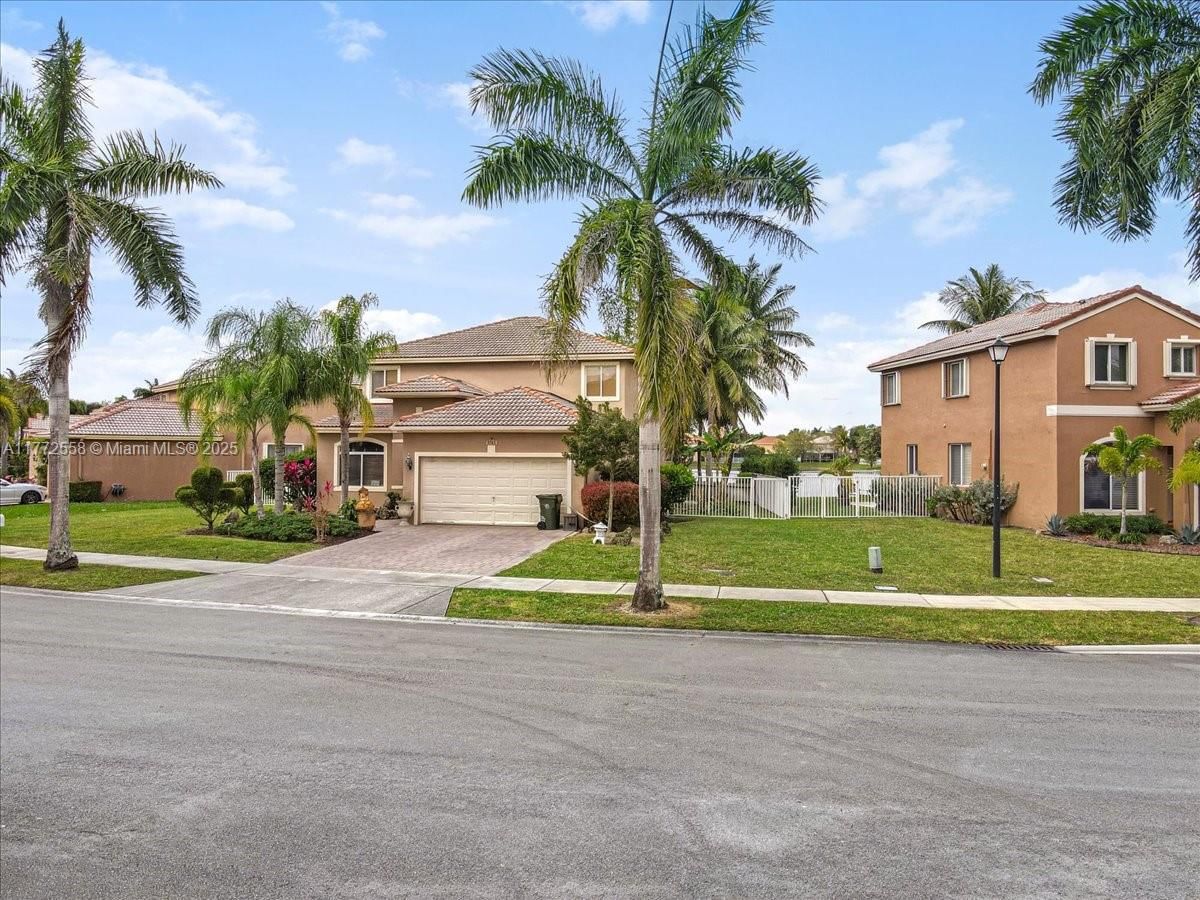 Real estate property located at 3745 Woodfield Ct, Broward, Banyan Trails, Coconut Creek, FL