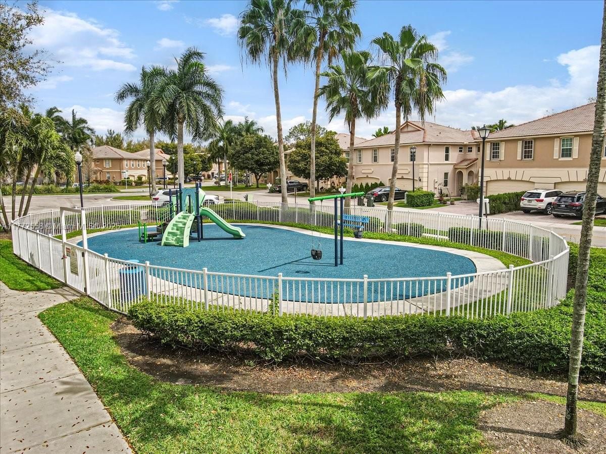 Real estate property located at 3745 Woodfield Ct, Broward, Banyan Trails, Coconut Creek, FL
