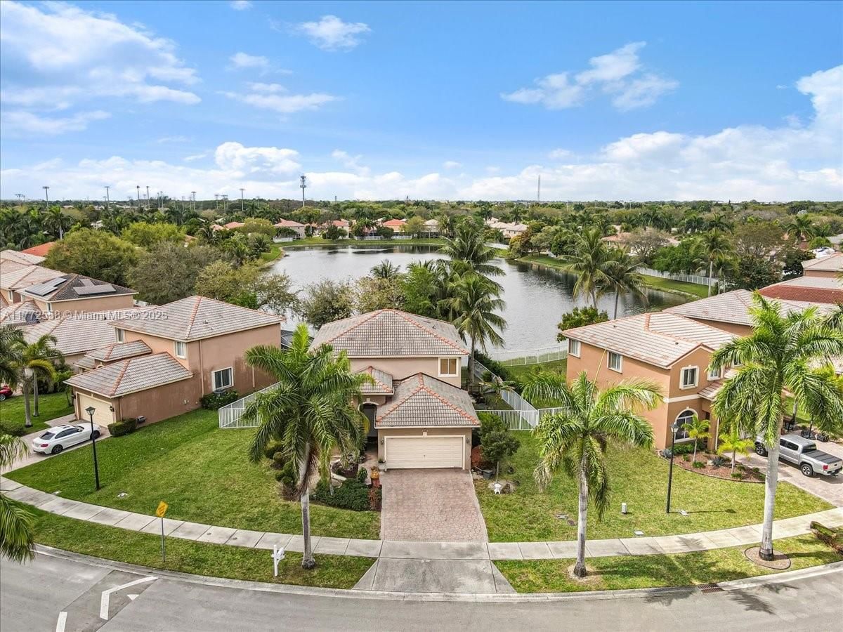 Real estate property located at 3745 Woodfield Ct, Broward, Banyan Trails, Coconut Creek, FL