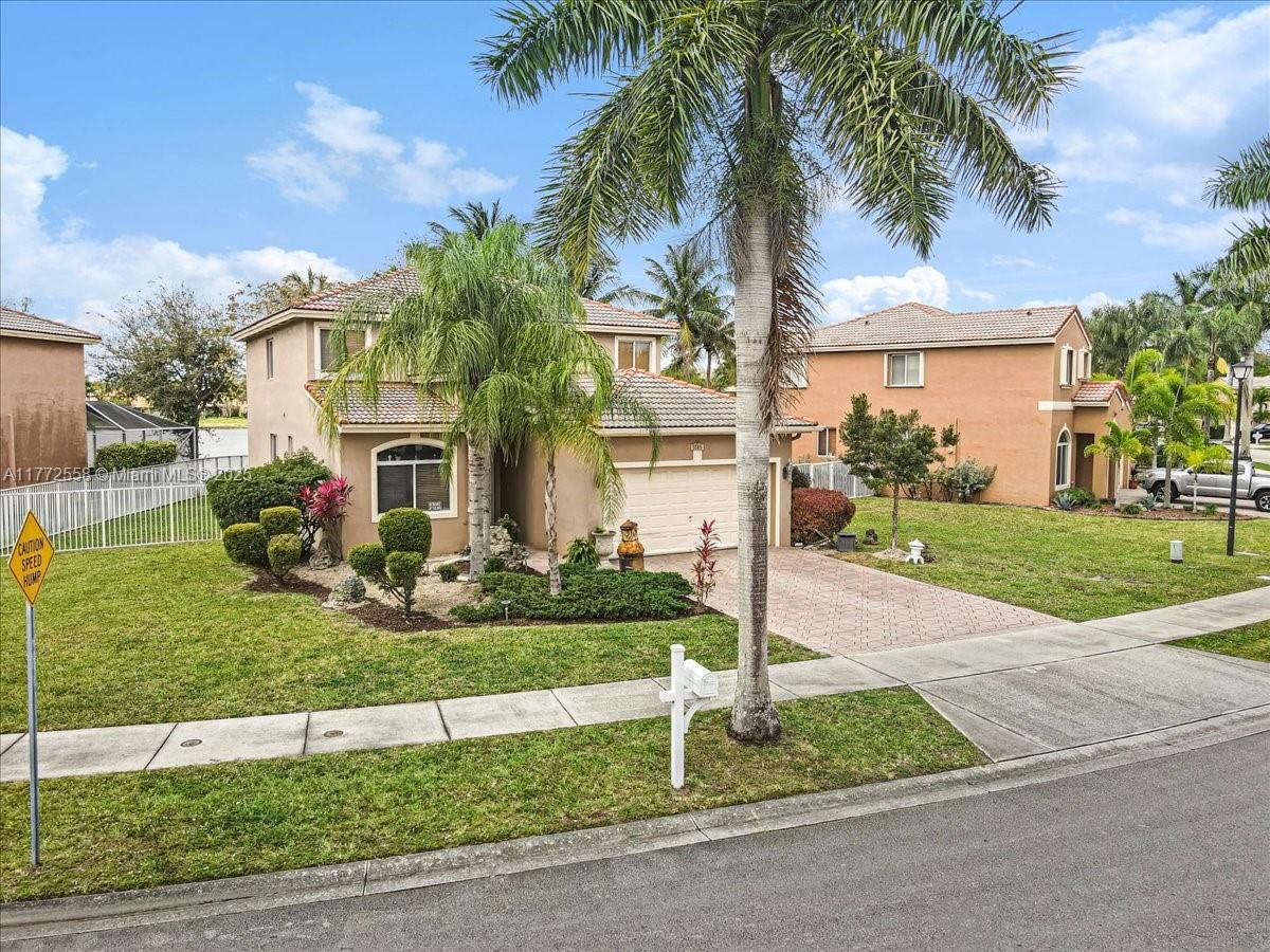 Real estate property located at 3745 Woodfield Ct, Broward, Banyan Trails, Coconut Creek, FL