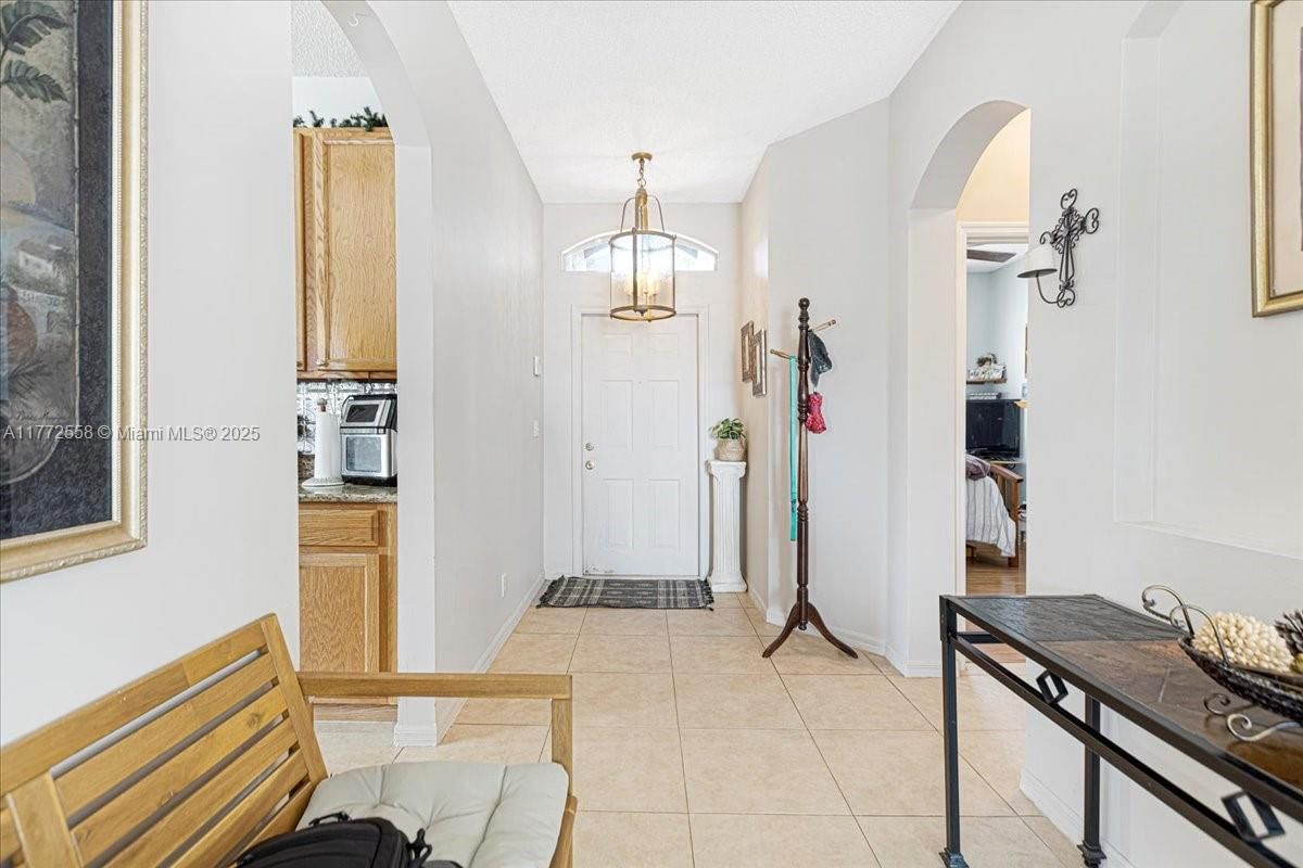 Real estate property located at 3745 Woodfield Ct, Broward, Banyan Trails, Coconut Creek, FL