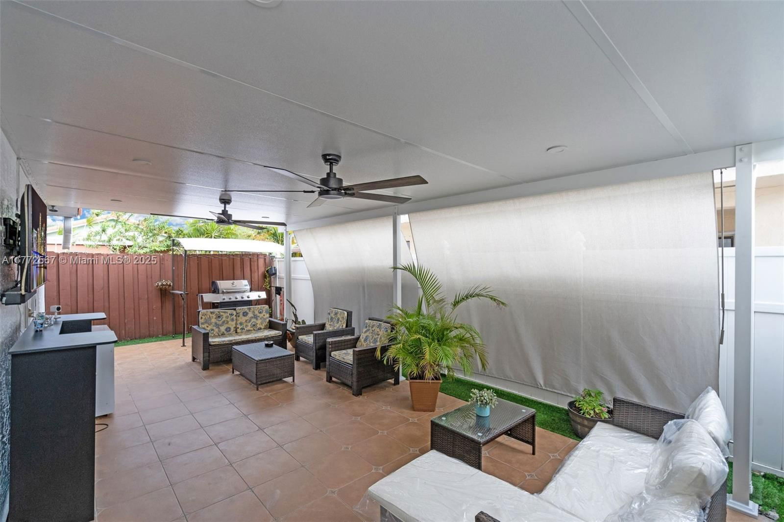 Real estate property located at 2468 65th St, Miami-dade, El Prado By The Lake, Hialeah, FL