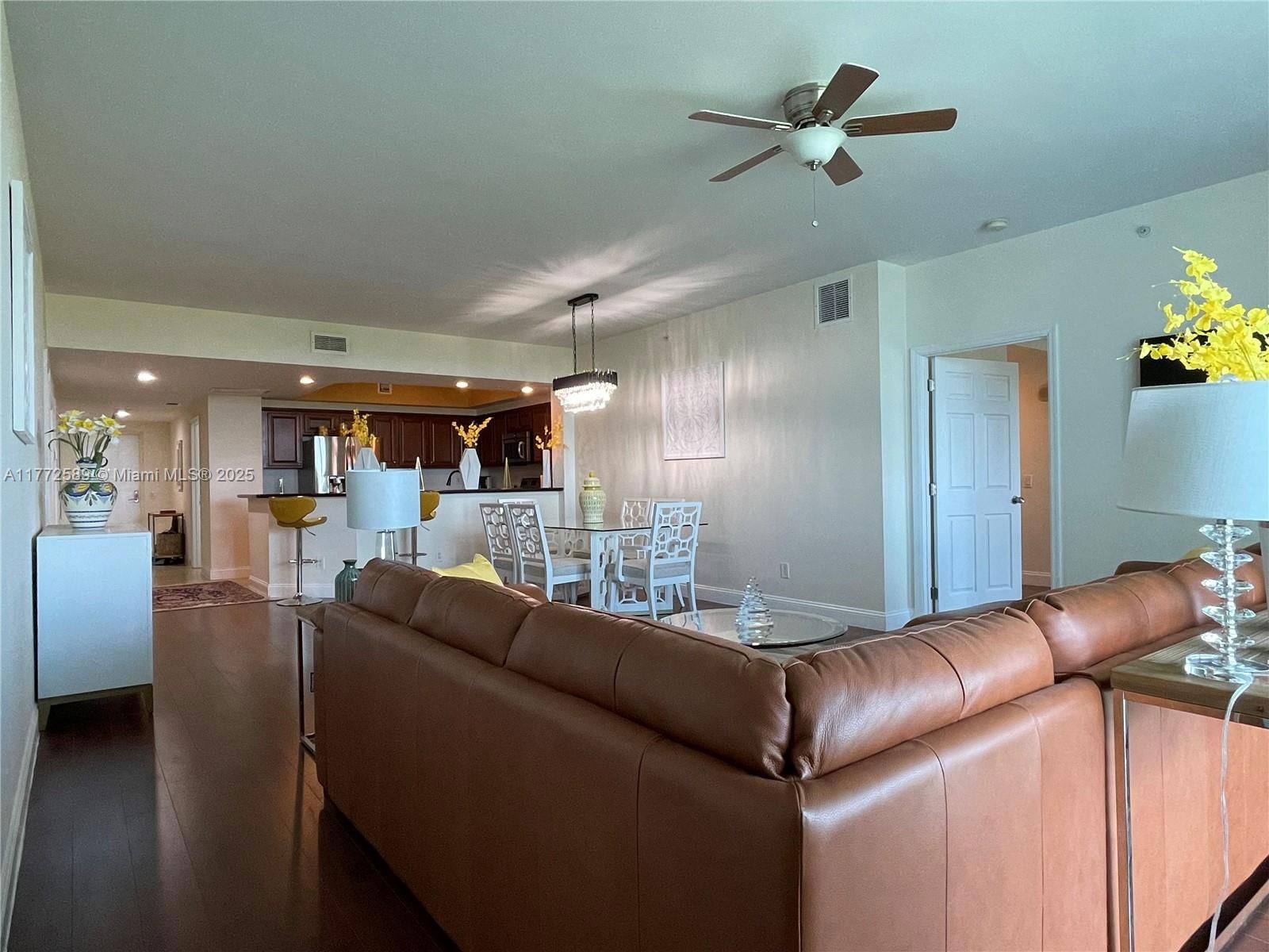 Real estate property located at 14951 Royal Oaks Ln #808, Miami-dade, The Oaks I Condo, North Miami, FL