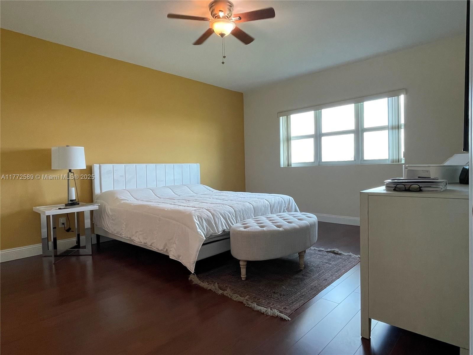 Real estate property located at 14951 Royal Oaks Ln #808, Miami-dade, The Oaks I Condo, North Miami, FL