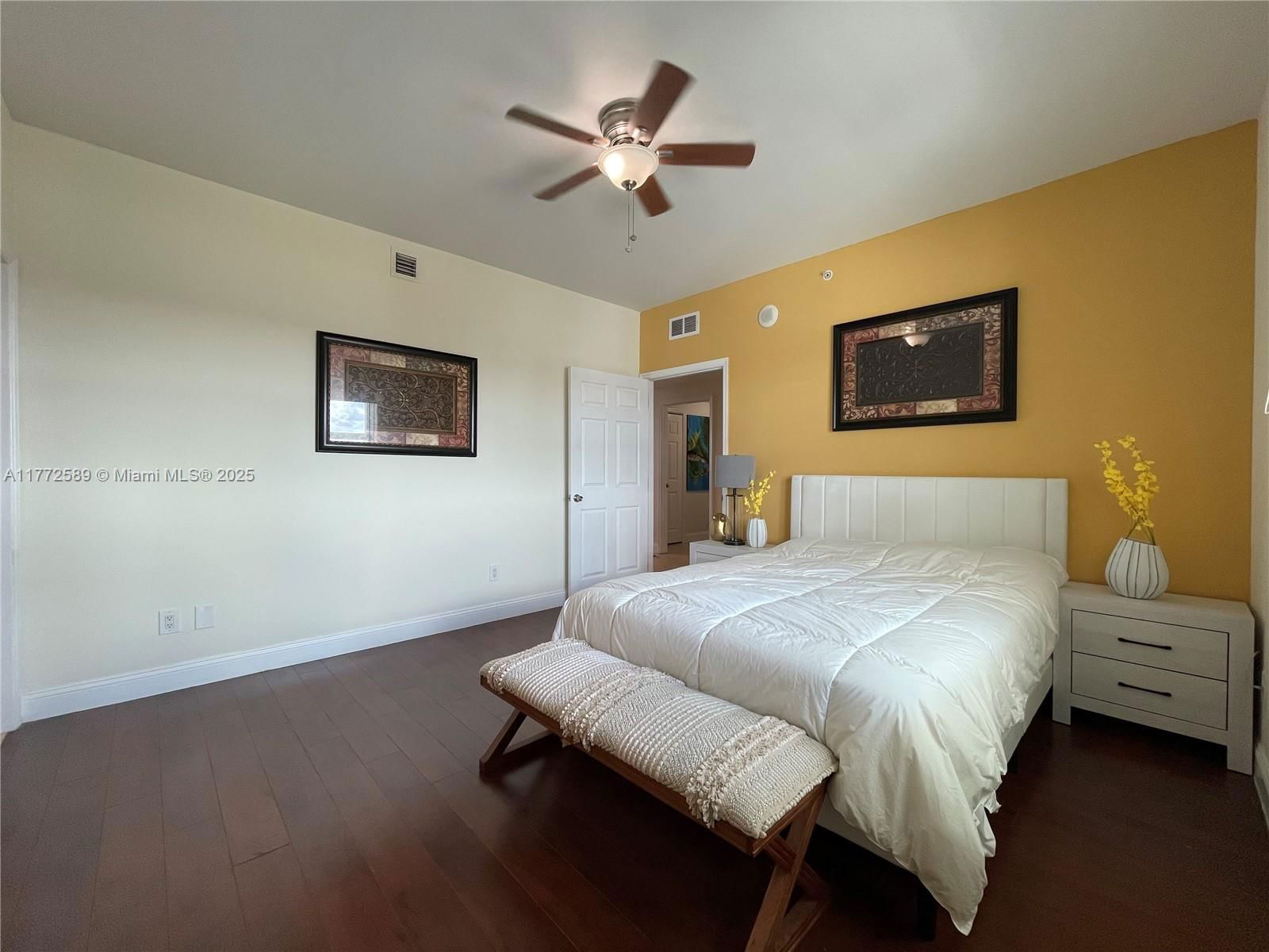 Real estate property located at 14951 Royal Oaks Ln #808, Miami-dade, The Oaks I Condo, North Miami, FL