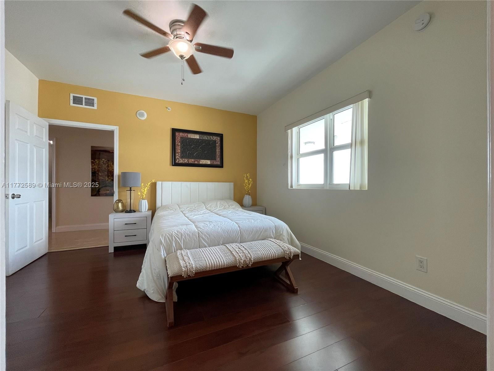 Real estate property located at 14951 Royal Oaks Ln #808, Miami-dade, The Oaks I Condo, North Miami, FL