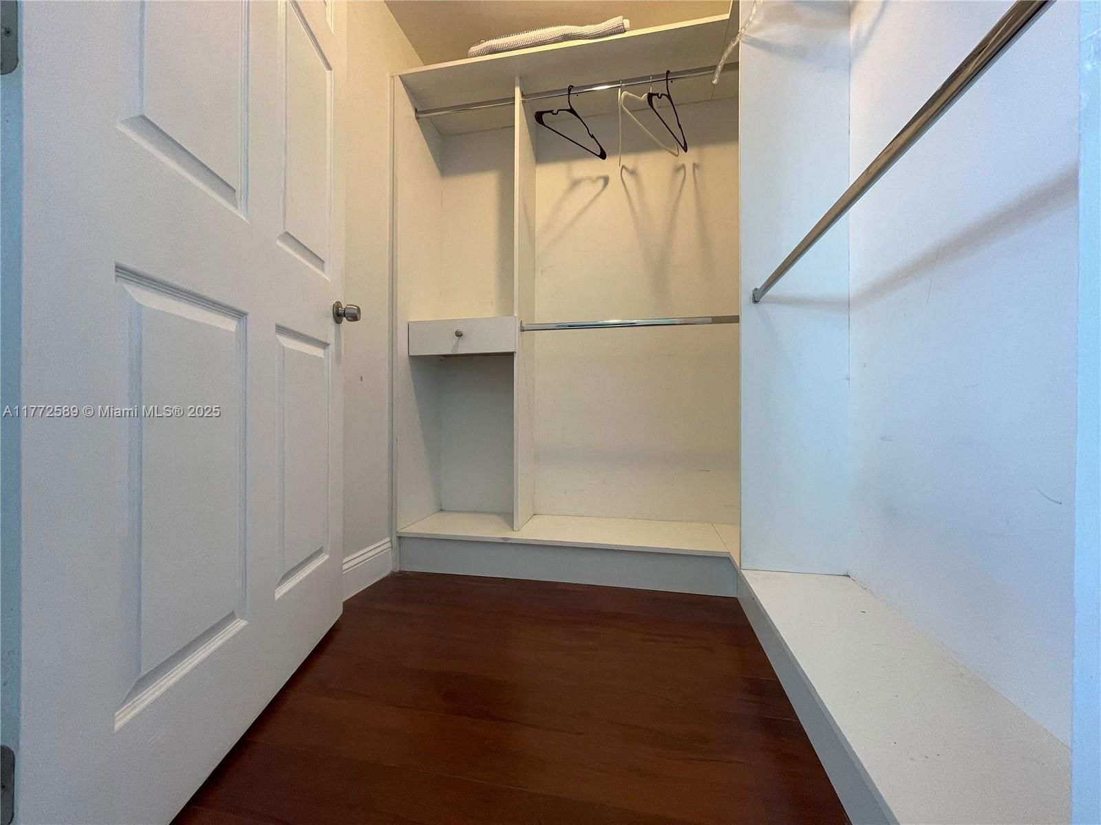 Real estate property located at 14951 Royal Oaks Ln #808, Miami-dade, The Oaks I Condo, North Miami, FL