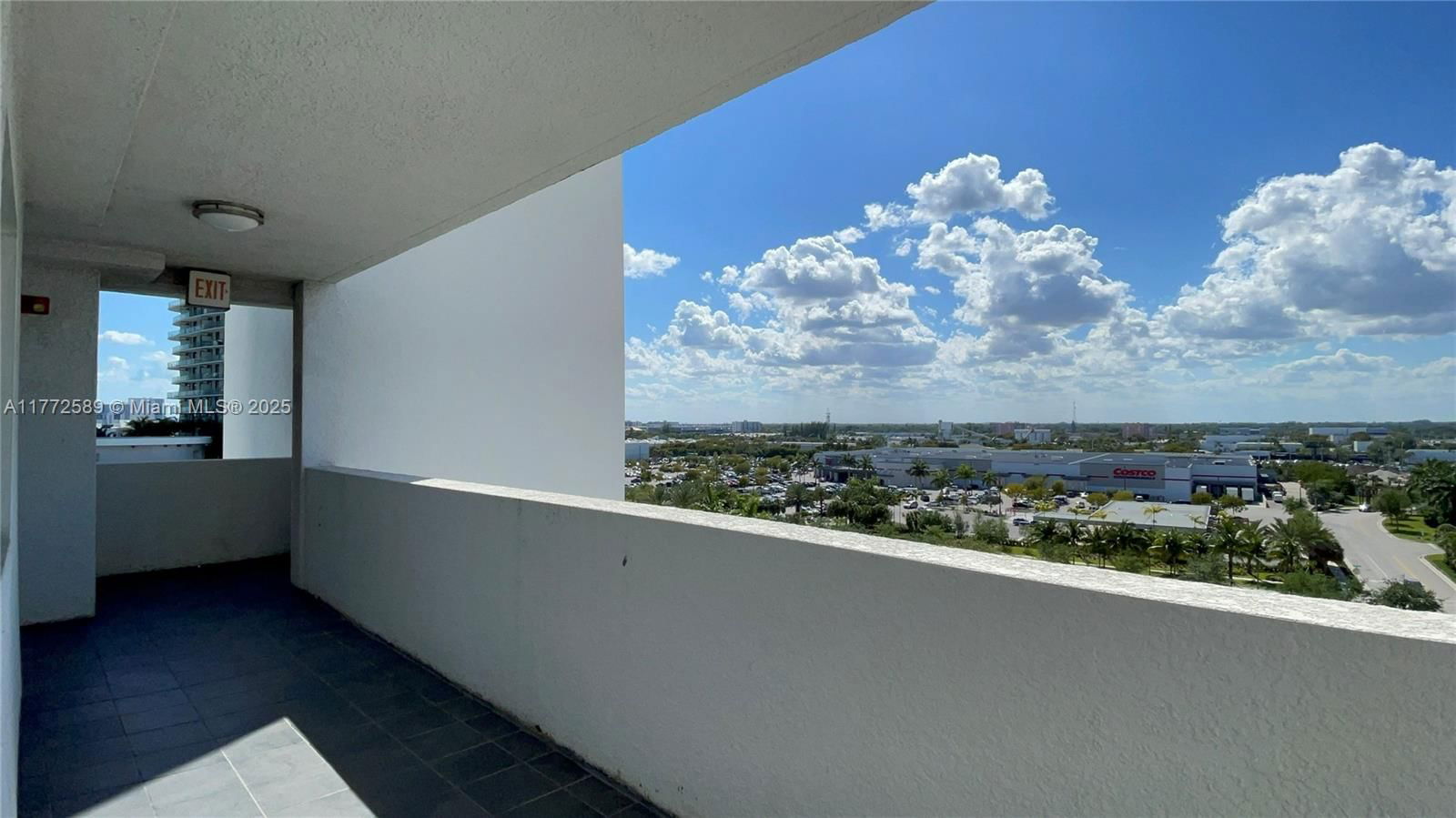 Real estate property located at 14951 Royal Oaks Ln #808, Miami-dade, The Oaks I Condo, North Miami, FL