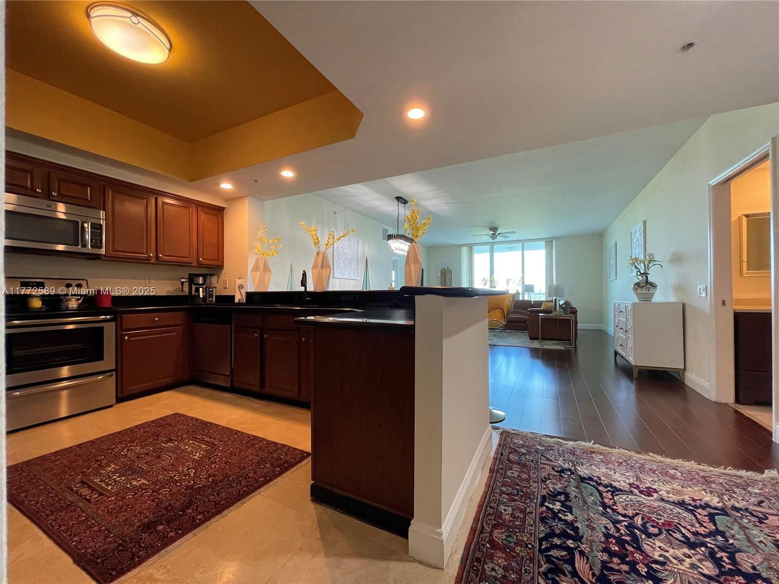 Real estate property located at 14951 Royal Oaks Ln #808, Miami-dade, The Oaks I Condo, North Miami, FL