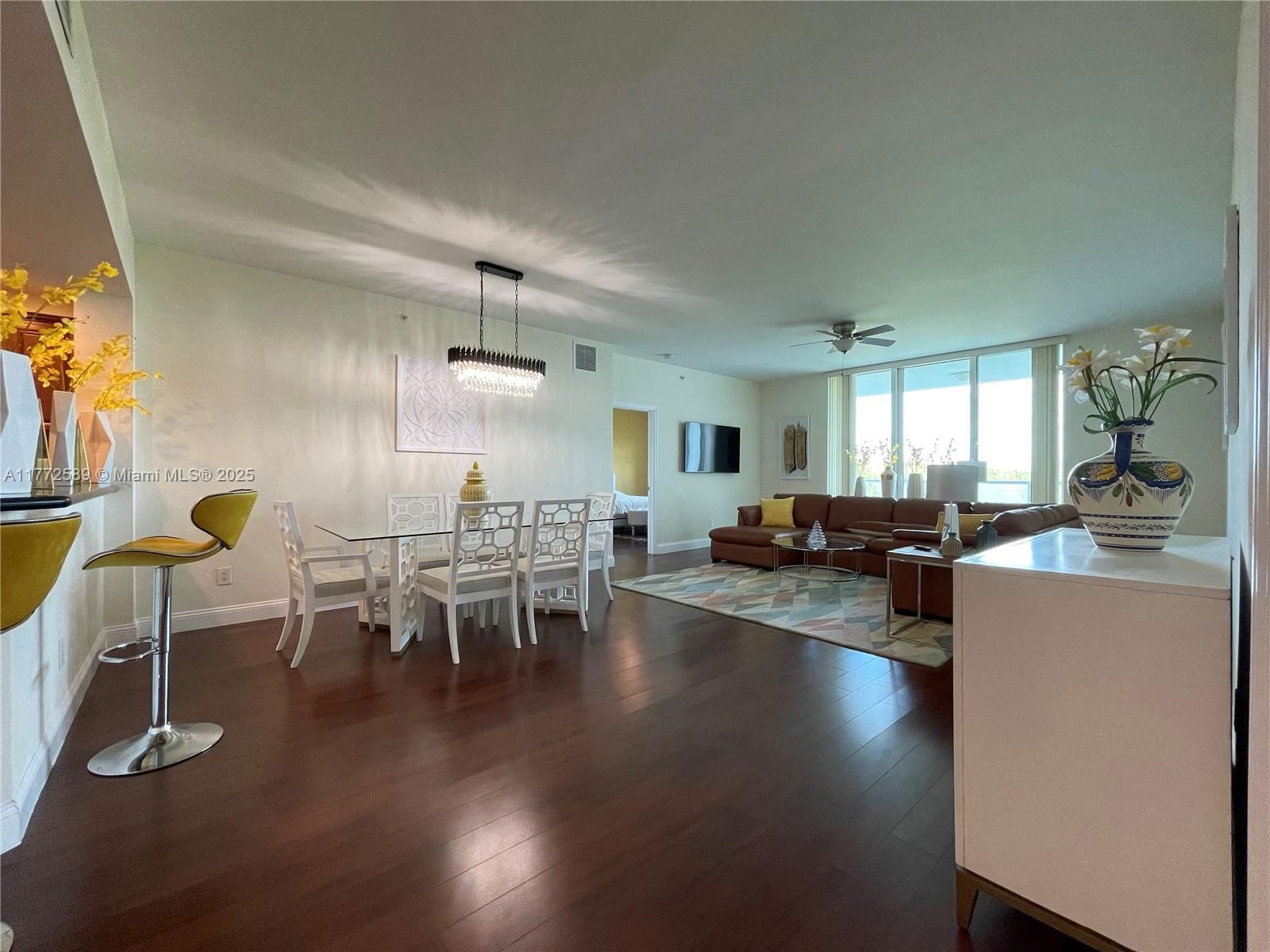 Real estate property located at 14951 Royal Oaks Ln #808, Miami-dade, The Oaks I Condo, North Miami, FL