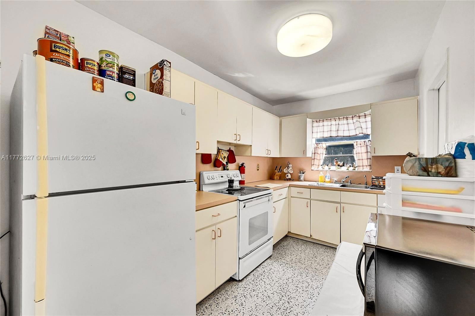 Real estate property located at 12100 191st Ter, Miami-dade, Los Angeles Estates Sec 2, Miami, FL